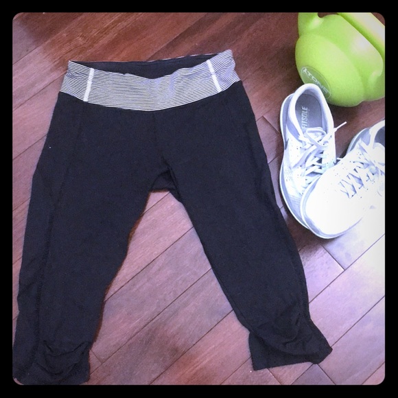 lululemon athletica Pants - Lululemon crop leggings